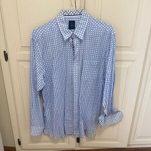 Tailorbyrd White and Blue Geometric Button Down Shirt contrasting inside cuff &